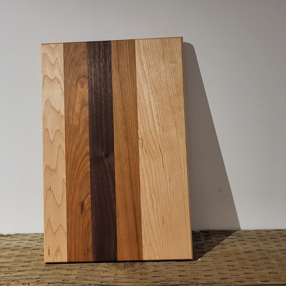 Handmade Multicolor Wooden Cutting Board With Walnut, Mapke And Padock Wood - Picture 1 of 4